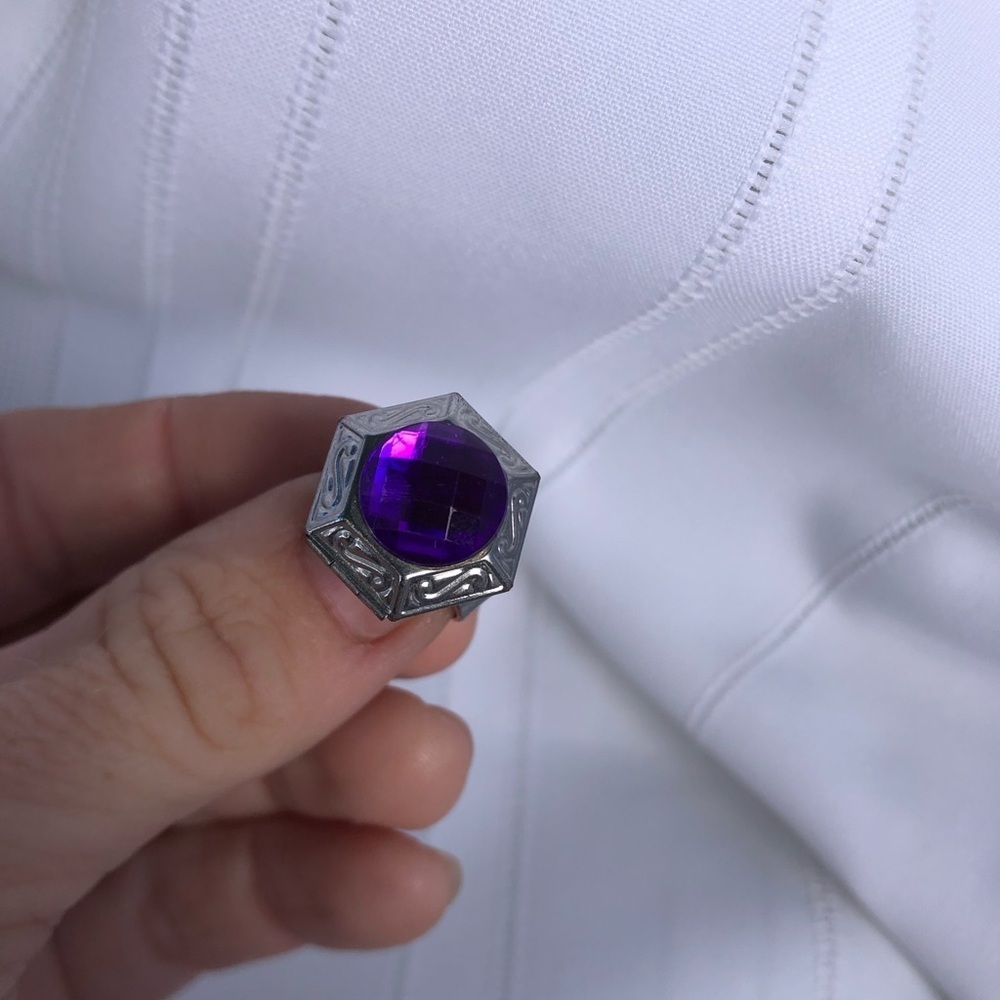 Vtg Locket Ring with Purple Rhinestone - Picture 4 of 10